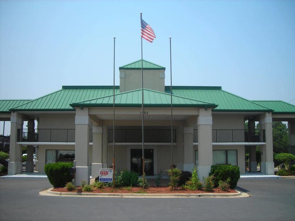Red Roof Inn Fayetteville I-95 Exteriör bild